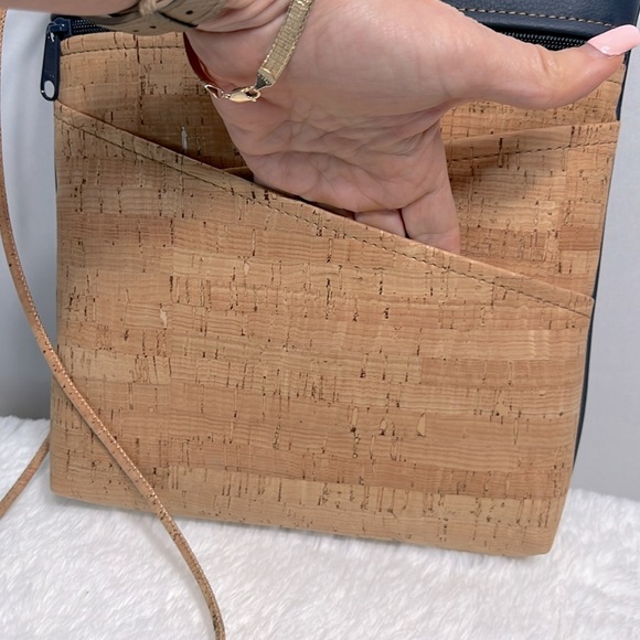 Natalie Therese Genuine Cork with Faux Navy Leather Medium Crossbody NWT - Picture 3 of 11
